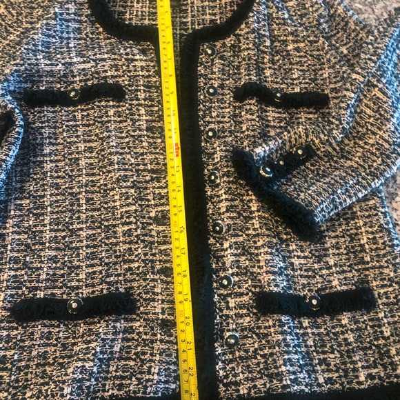 🔥St John Collection Knit Blazer & Matching Skirt - Picture 9 of 15